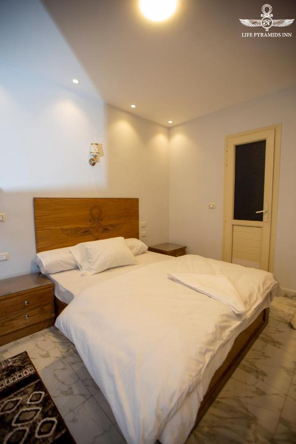 Life Pyramids Hostal